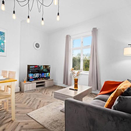 Luxury Apartment - Wolverhampton - Netflix - Smart Tv - Fast Wifi - 7Apc Екстер'єр фото