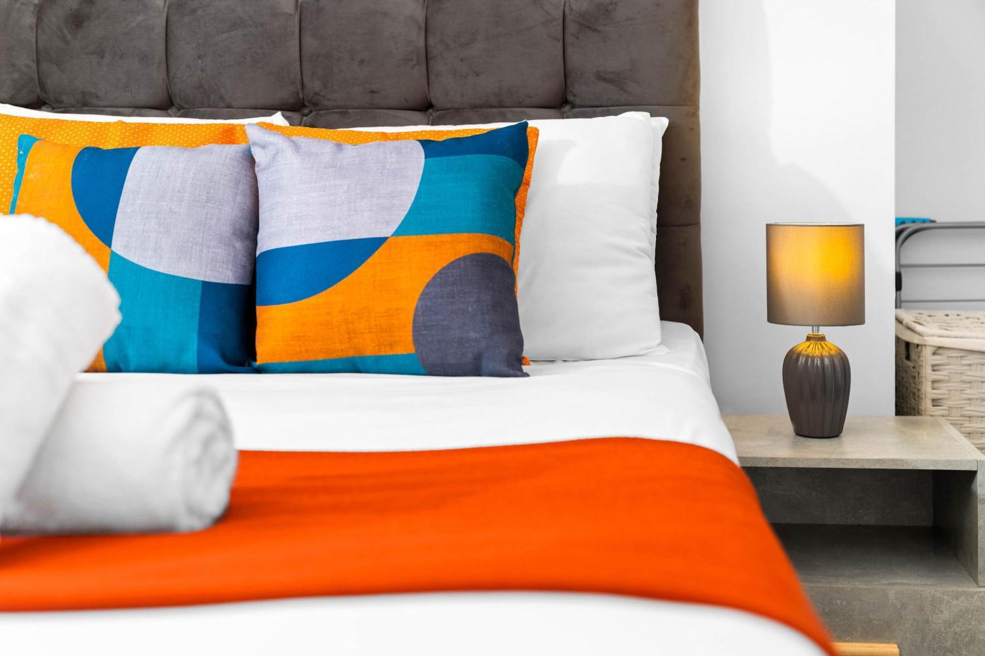 Luxury Apartment - Wolverhampton - Netflix - Smart Tv - Fast Wifi - 7Apc Екстер'єр фото